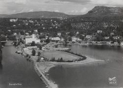 Sandvika med Kadettangen i forkant. Foto: Nasjonalbiblioteket