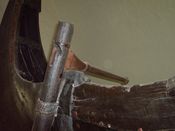 Osebergskipet, styreåra. Foto: Olve Utne (2008)