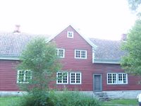 Baksida av bygningen. Foto: Olve Utne (2008).