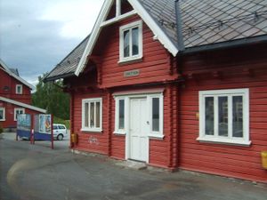 5619 Tretten stasjon.jpg