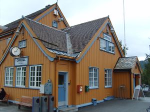 5747 Oppdal stasjon.jpg