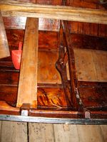 Melå (midtrommet) i ein melfæring i naustet ved Imarbu i Aure kommune. Foto: Olve Utne (2008).