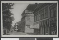 132. 643 Hamar. Strandgaten - no-nb digifoto 20150629 00234 bldsa PK25590.jpg