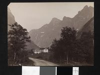 132. 666. Romsdalen, Parti af Troldtinderne - no-nb digifoto 20151109 00014 bldsa AL0666.jpg