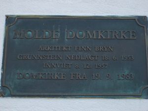 6697 Molde domkrk.jpg