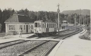 702 Haslum st. Bærumsbanen - no-nb digifoto 20150819 00169 bldsa PK22242.jpg