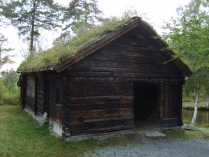 7278 RM Tresfjordstua fraa Kyrkjesylte.jpg