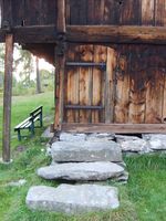 3. 7297 RM Holtstua fraa Stordal.jpg