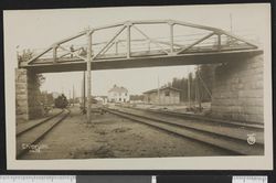 Bru ved Elverum Jernbanestasjon. Ukjent/Nasjonalbibliotekets fotosamling