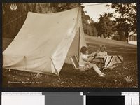 144. 79. Prinsessene Ragnhild og Astrid - no-nb digifoto 20160111 00016 bldsa pk kgl0042.jpg