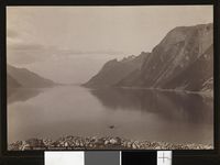 25. 864. Søndmør, Hjørundfjord fra Læknæs - no-nb digifoto 20151113 00227 bldsa AL0864.jpg