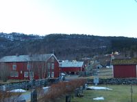 Tunet på garden Vinje. Foto: Olve Utne (2009).