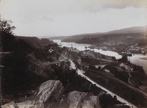 8946 Parti af Skiensfjorden - no-nb digifoto 20160404 00042 bldsa L KK0268.jpg