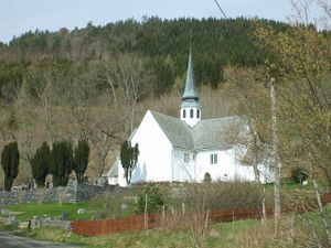 9047 Halsa kirkje.jpg