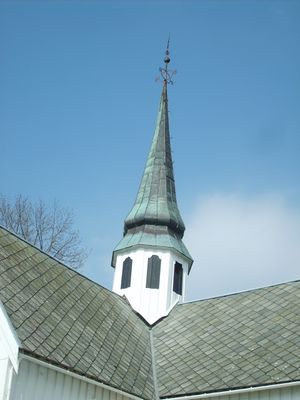 9059 Halsa kirkje.jpg