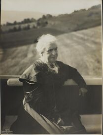 Karoline Bjørnson. Foto: Anders Beer Wilse/Nasjonalbiblioteket (1908).