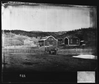 29. 99 ny. Hattfjelldal. Gamle Præstegaard set fra Kirken - NB bldsa OTO0137 A.jpg