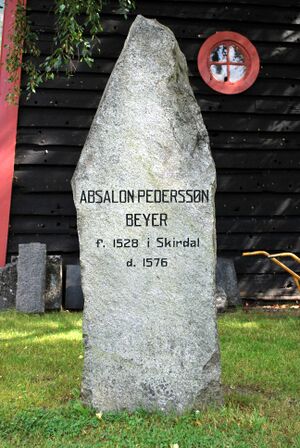 Absalon Pedersson Beyer stone, Vangen kirke, Aurland, July 2009.jpg