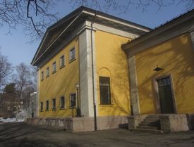 Kastellet transformatorstasjon i Nyquistveien 6 i nyklassisistisk stil er fra 1925, arkitekter Carl og Jørgen Berner. Foto: Stig Rune Pedersen (2012).