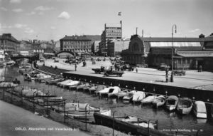 Akerselven ved Vaterlands bro.jpg