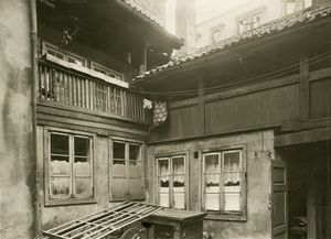 Akersgata 23, Oslo - Riksantikvaren-T001 04 0921.jpg