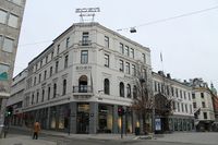 Hoffskredder Reiersens gård, Akersgata 26 i Oslo, påbygd 1875, ark. Due. Foto: Chris Nyborg (2013)