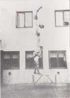 Boss Andersen (nederst), Frank Kristiansen (i midten) og Arne Kleven (på toppen).