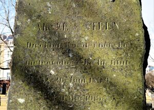 Aksel Severin Steen gravminne.JPG