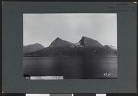 215. Aldertindene fra Klippingvaag, Lurø - no-nb digifoto 20160317 00040 bldsa NGU0374.jpg