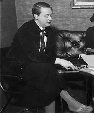 Alfhild Hovdan foto ca. 1950.jpg