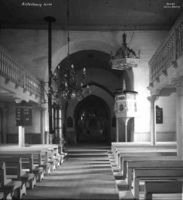 Kirkens interiør. Foto: Anders Beer Wilse (1927).
