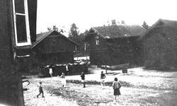 Lek og moro i Ambgårdene 1936.