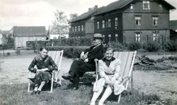 Ambgårdene 1939 sett fra familien Throndsen i Mølleveien.