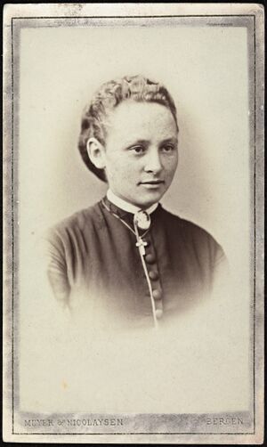 Anna Steineger.jpg