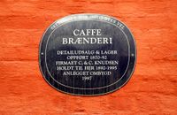 Apotekergata 10: C&C Knudsens kaffe engros-forretnings kaffebrenneri. 59.915278° N 10.74237° Ø