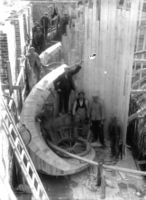 8. Arbeidere ved Vestfos Cellulosefabrik (oeb-177452).jpg