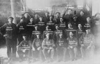 119. Arbeidere ved Vestfos Cellulosefabrik i 1935 (oeb-178926 - kopi med navn).jpg