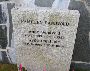 Arild Sandvold gravminne.jpg