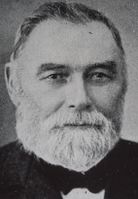 Kjøpmann Arne Aronsen, Gamnes. Styremedlem fra 1891. Formann fra 1929-?