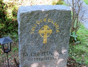 Arne Fjelberg gravminne.JPG