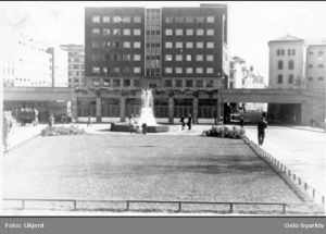 Arne Garborgs plass 1942 A-20145 Uaa 0011 026.jpg