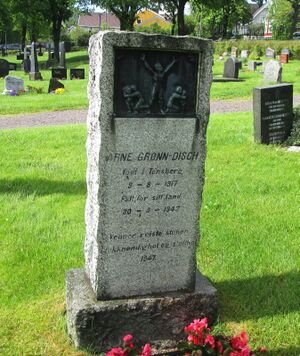 Arne Grønn Disch gravminne Tønsberg.jpg