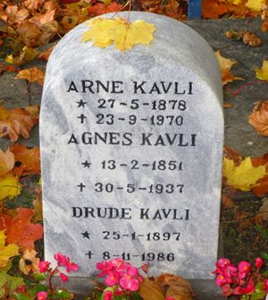 Arne Kavli gravminne Oslo.jpg