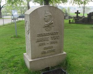 Arne Thu gravminne.jpg