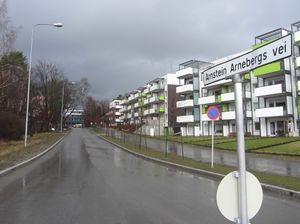 Arnstein Arnebergs vei Bærum 2014.jpg