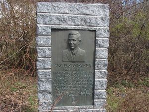 Arvid Storsveen minnesmerke Oslo.jpg