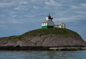 Asenvågsøya fyrstasjon.jpg