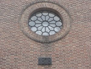 Asker kirke fasade hovedinngang.jpg