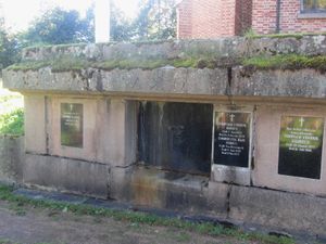 Asker kirke privat gravkammer for familien Egidius.jpg