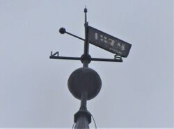 Asker kirkes spir angir årstallet for innvielsen, 1879. Foto: Stig Rune Pedersen